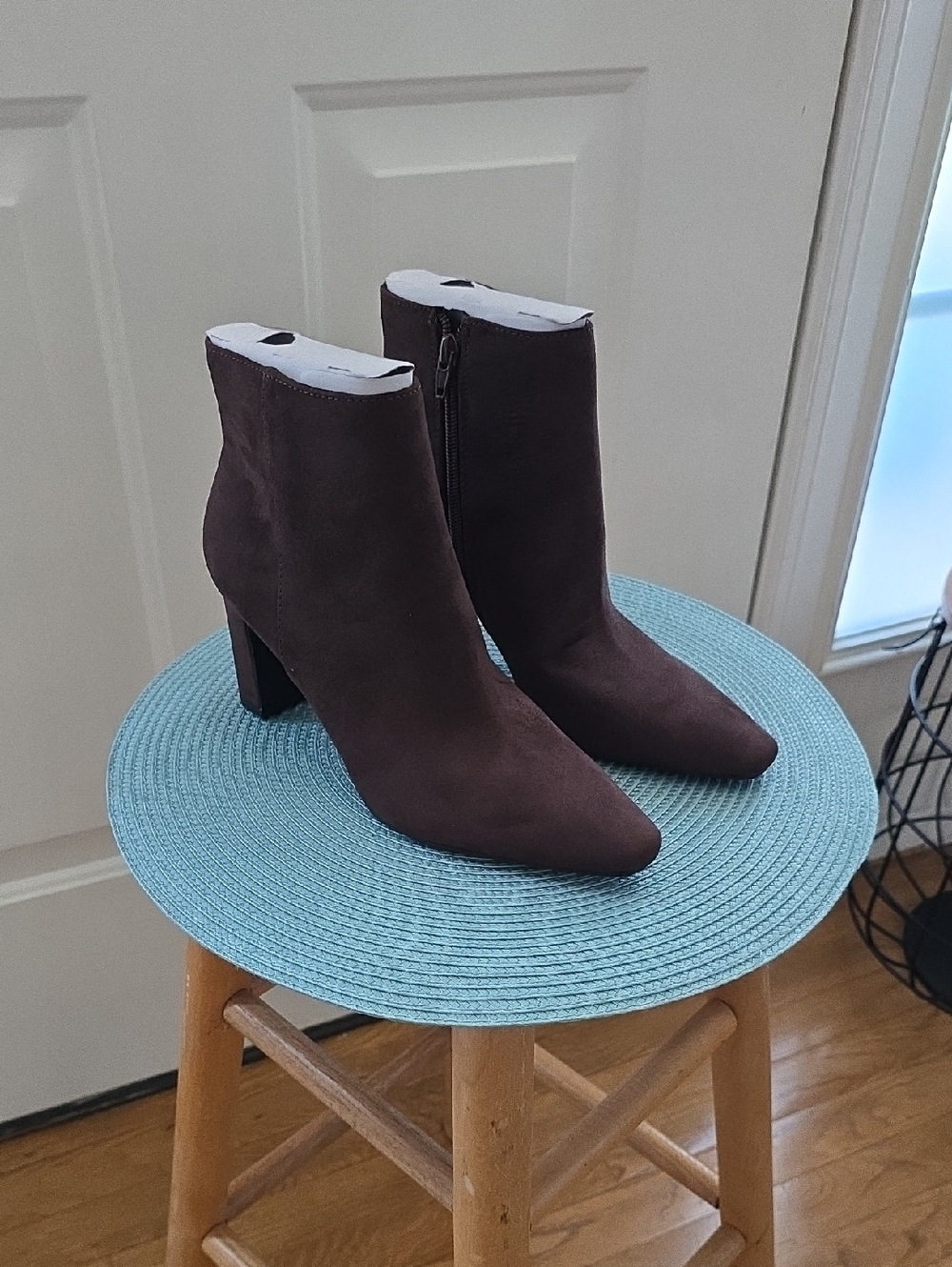 UNISA Brand Women's Brown Suede Ankle Heeled Boots Size 6